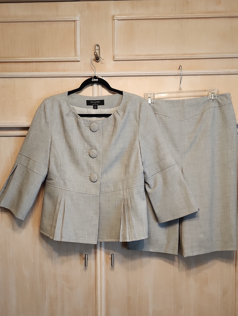 Signature By Larry Levine Light Gray Pleated Jacket & Skirt Set SZ 10